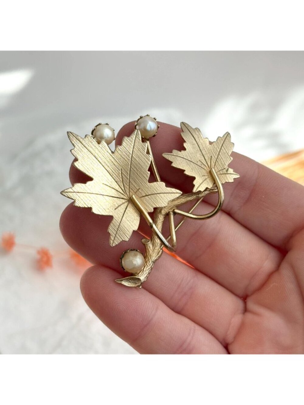 Double Leaf & Faux Pearl Sarah Coventry Gold T 60's Vintage Costume Brooch - Picture 6 of 10